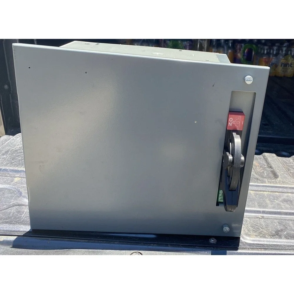 Allen Bradley MC2100 Feeder Circuit Breaker 140G-G6C3-C20 20A 3P With Door 16